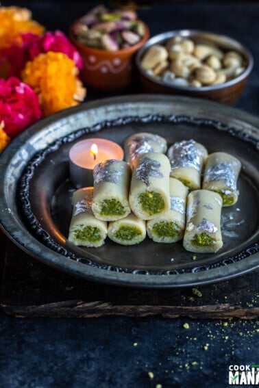 cropped-Kaju-Pista-Roll.jpg