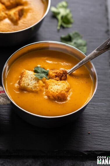 cropped-Simple-Vegan-Tomato-Soup.jpg